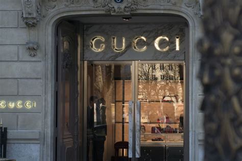 proprietà gucci oggi|Gucci, la storia della maison oltre quanto raccontato nel.